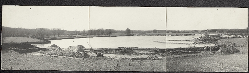 0664 Recreatieplas Hilgelo, aanleg; panorama zijde Waliënseweg, links boerderij Kraneman, rechts woonwagenkamp